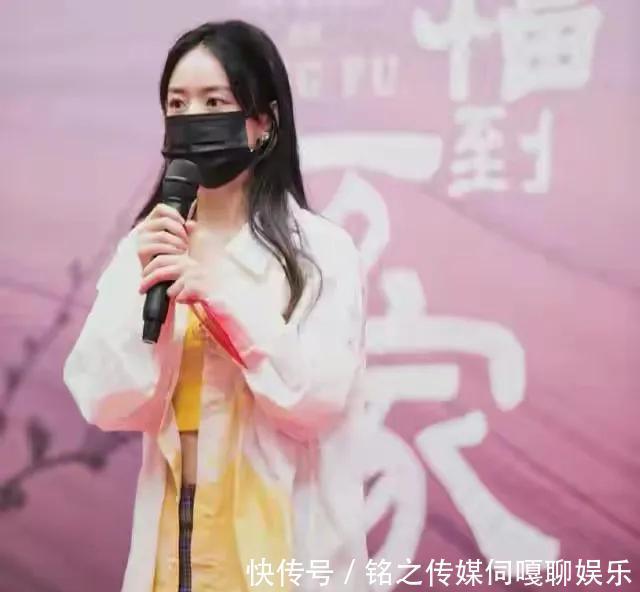 认不出|赵丽颖罗晋亮相新剧开机仪式！颖宝造型像小孩肤色黝黑变黑妞，罗晋黝黑认不出