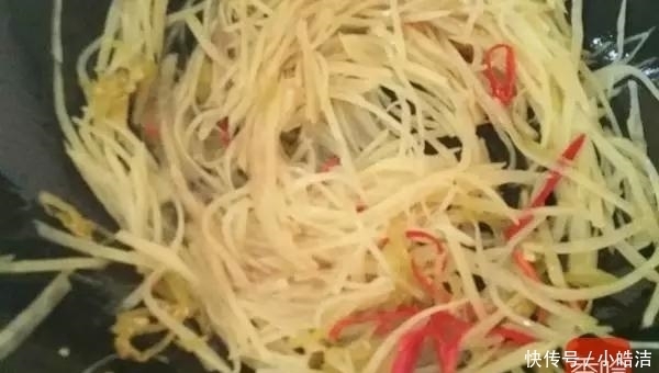 土豆丝|酸辣土豆丝应该用白醋还是陈醋? 太多人都放错了, 难怪不好吃