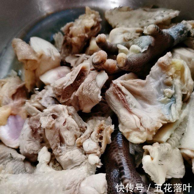  不腻|鸡汤，营养丰富，鲜美不腻