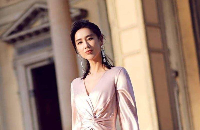 宁静|黄圣依惨遭淘汰,哭诉自己从来没赢过,宁静自曝唯一的生存技能