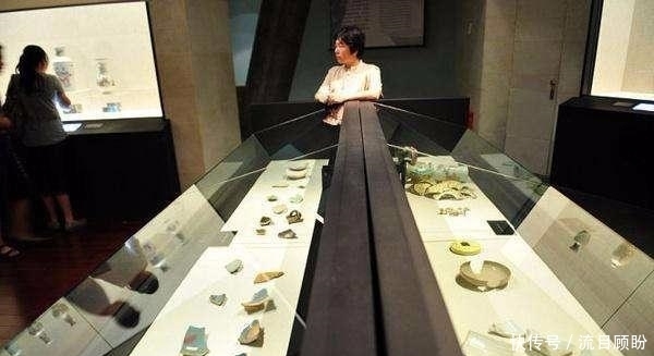  珐琅|王刚一锤子砸碎价值2亿的珐琅彩瓷器，专家这次真的成砖家！