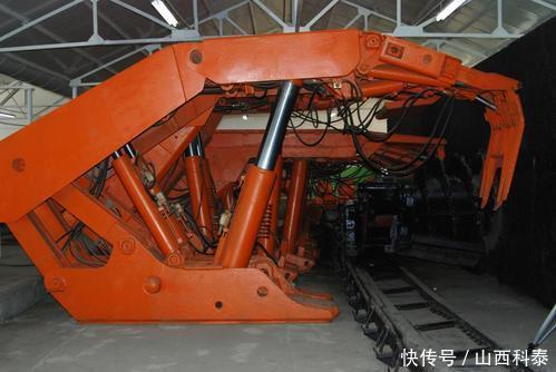 顶板|煤矿综采液压支架倾倒的预防及处理