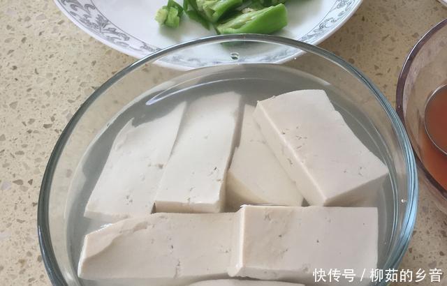 美味|如何将番茄和豆腐完美地结合在一起做成美味的下饭菜
