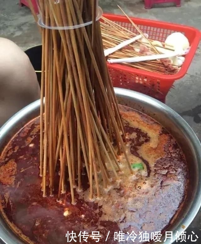 新闻记者|馋到灵魂!陕视新闻记者采访,遭遇最“傲娇”烤肉店老板“狂怼”