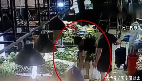  菜摊|女子菜摊遗失一袋蘑菇 松茸菇和鹿茸菇被吃了？ 摊主：好心办坏事