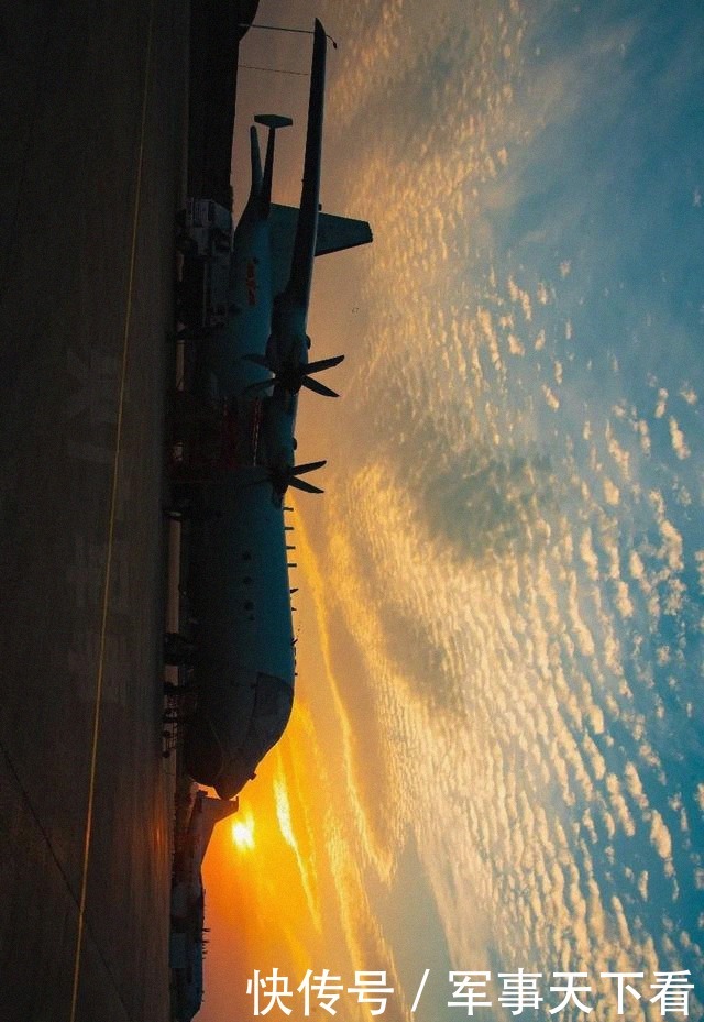 海军|剑指战场！东部战区海军航空兵出击