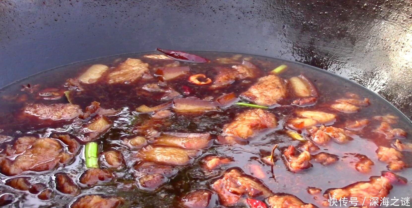 分钟|1分钟教你红烧肉的做法,加入两样食材,不柴不腻,肉皮晶莹剔透