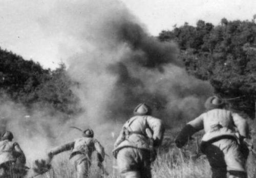 美军|一个团攻击志愿军一个排防守的阵地,打的美军中将被解职