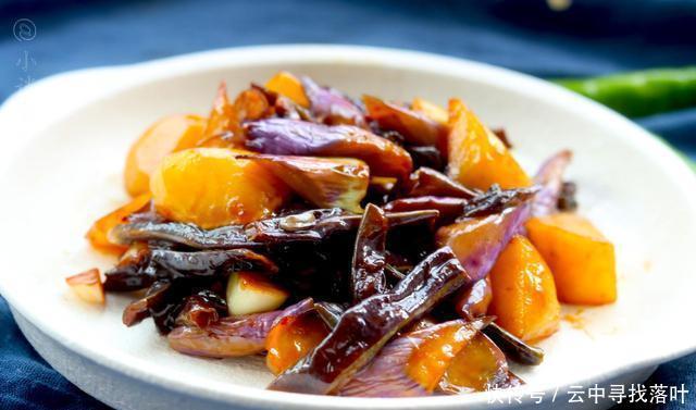 土豆一起烧|7月豇豆火了,遇见来10斤,和土豆是绝配,吃不完还能晒干冬天吃