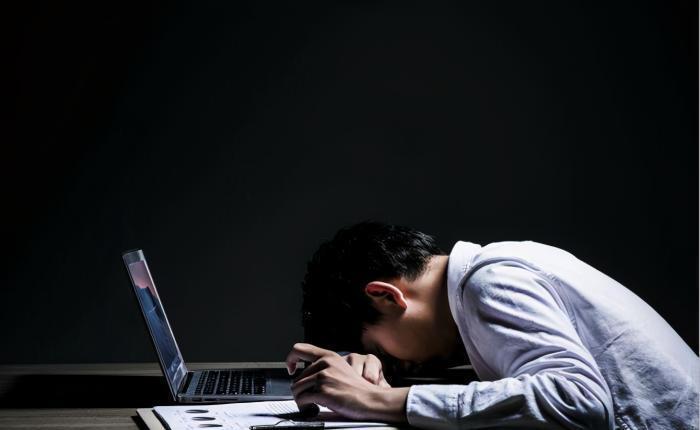 水货|无数年轻人交过的智商税:百亿市场9成水货,你踩过这个坑吗?