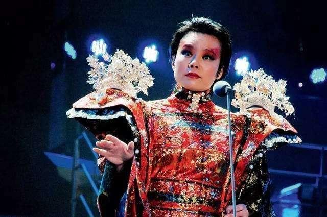  不配|龚琳娜疑似内涵华晨宇不配拿“歌王”，力挺周深祝福越来越好