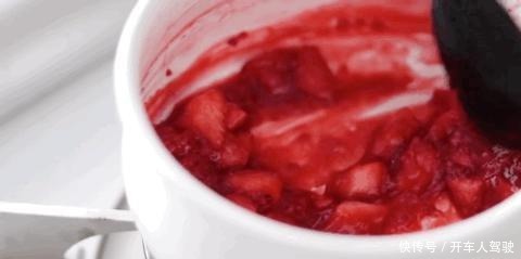 草莓|焙趣私房爆品日销300个的三重草莓芝士蛋糕,这个配方太赞了!