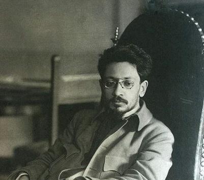 去世|他是苏俄首任国家元首,三十岁出头却威望极高,流感之后蹊跷去世