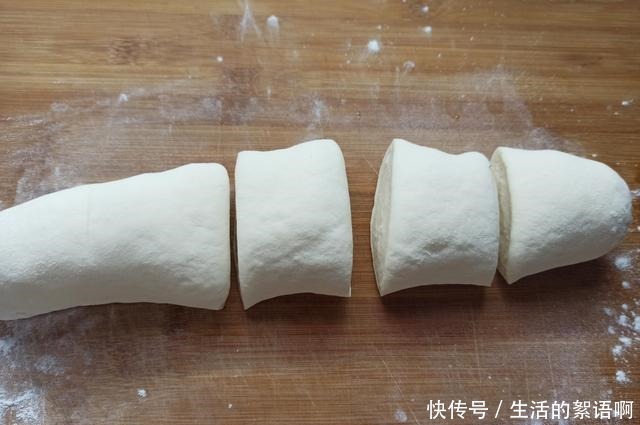 外皮|葱花饼的特色做法,拉一拉卷一卷,外皮酥脆层次多,比手抓饼还香