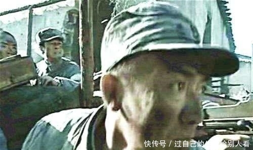 埋伏|李云龙埋伏日军, 发现士兵全穿皮鞋, 当即下令撤退, 战士想不明白