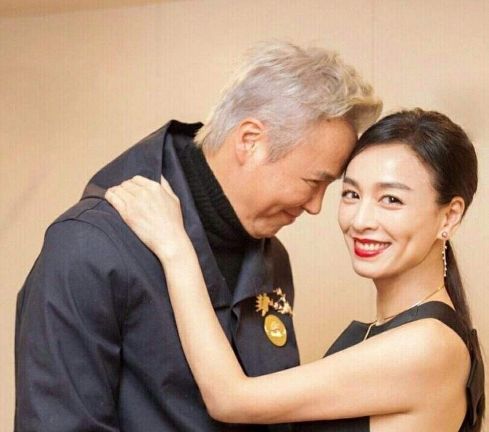  儿女|被张庭抢走丈夫，独自抚养儿女14年，如今子女颜值逆天！