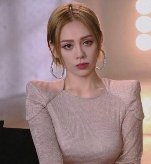 节目|芒果台迎来“可耻”女嘉宾为博关注不择手段,网友万万没想到