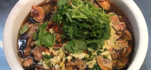 鲜滑|渔民教你正确吃血蛤,不腥不膻麻辣鲜滑,一口一个好吃到吸手指