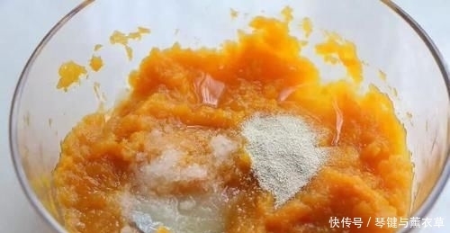  孩子|南瓜和面粉这样做，孩子10分钟吃一盘，既能当主食，又能当零食