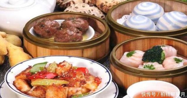 广们|“叹一盅两件”,茶楼中谈天说地,融入老广们的“饮早茶”生活