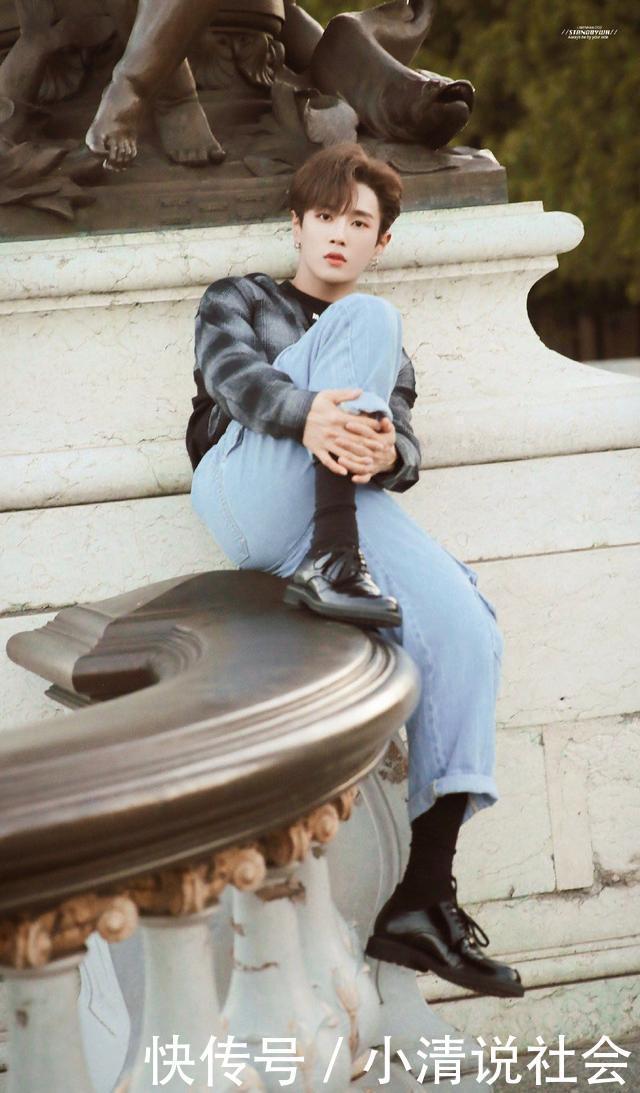 同是|同是桃系C位出道,李汶翰黑料多0公关,刘雨昕实力强没人捧