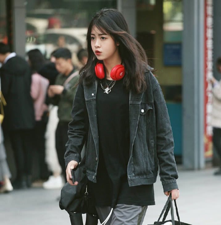  高跟鞋|最近小姐姐的“高跟鞋”火了，春季穿刚刚好，搭配裙子美翻了