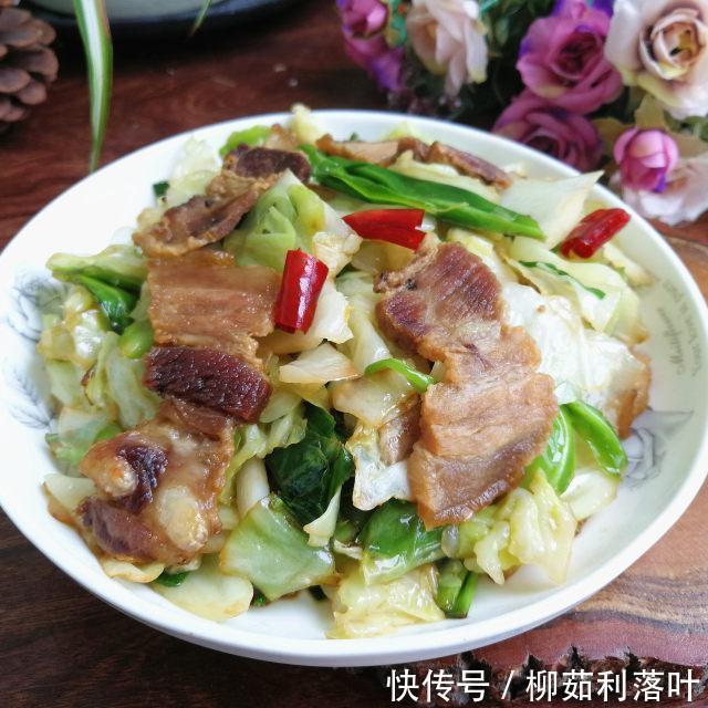 微辣|包菜炒回锅肉，肉香菜鲜，微辣可口