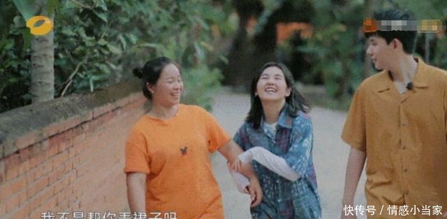 向往|《向往4》拍收官合影,黄磊何炅都不站C位,看到C位的人选好感动