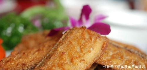 炸出的带|干炸带鱼,直接拍粉炸就错了,难怪腥气不好吃,大厨这样做才对
