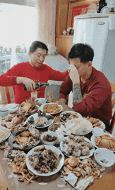 日子|搞笑GIF:这些日子受尽了多少委屈,在老丈人面前哭成这样啊。