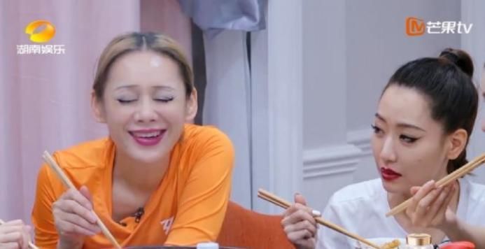 郑希怡|李斯丹妮组互帮互助,宁静组却成了宫斗剧,黄圣依强势郑希怡吃亏