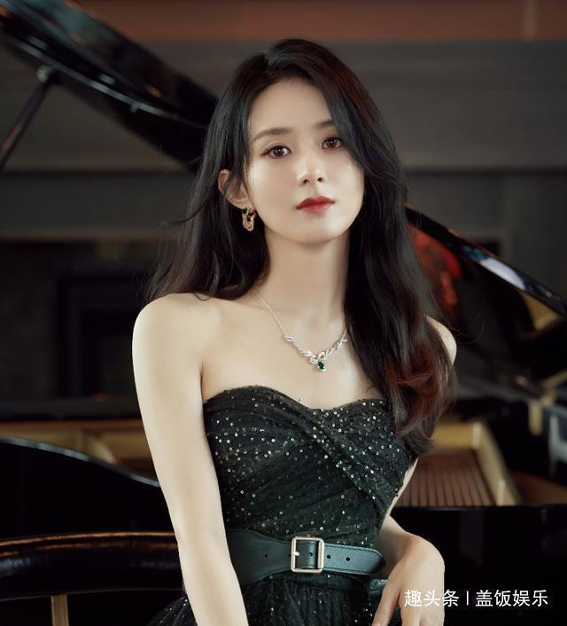 了为|赵丽颖翻车了为王一博新综宣传闹笑话,自称忠实观众却弄错名字