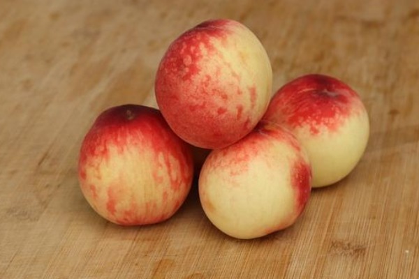 小窍门|买桃子就挑“公”的买,老果农教你4个挑选小窍门,一挑一个准!