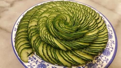 牛肉|米其林厨师炫耀刀工,面包切88片,中国拉面师傅默默地拿起了牛肉