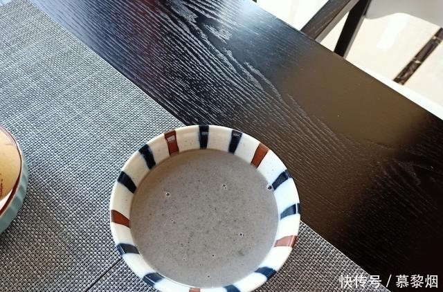 生活|老两口的极简早餐,10分钟上桌,价格不贵吃得舒服,生活美如诗