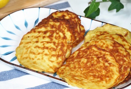 加上|多给孩子吃苹果,加上鸡蛋搅一搅,锅里一摊,孩子天天嚷着吃