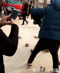 本来|爆笑GIF:本来是很喜庆的场面,你一来搞笑就尴尬了