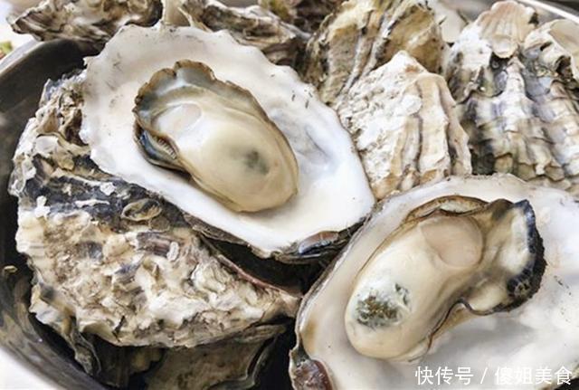 煮出|煮生蚝时,万万别直接下锅煮,海边人这样做,煮出的生蚝又鲜又嫩