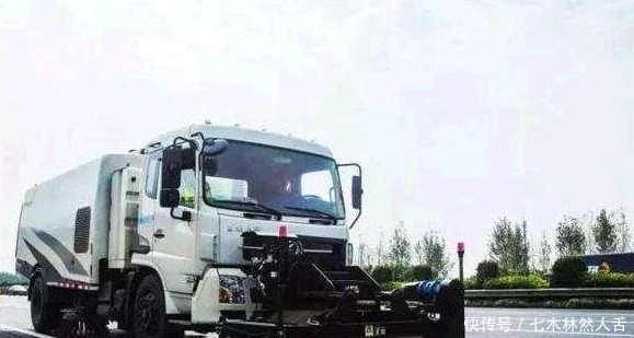 钉以及铁片|浙江高速的“吸铁车”,100公里吸住30斤铁钉,不怕轮胎被扎了