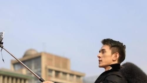 直播|《向往》让薇娅直播助农卖水果,为什么不请李佳琪呢?网友:原来是这样