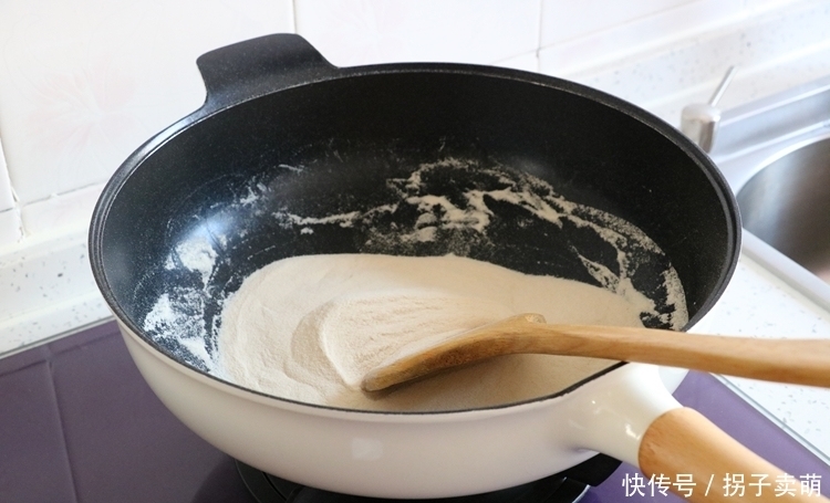 适合|适合秋天吃的一种食材,炒好囤起来,想吃舀一勺,常吃对头发好