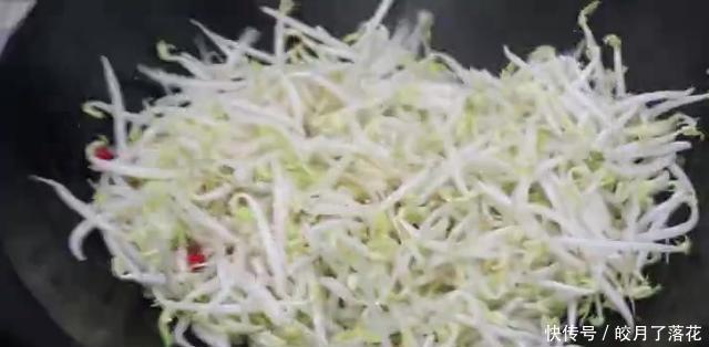 大厨|大厨教你如何炒绿豆芽,他又脆又爽口,豆芽不出水
