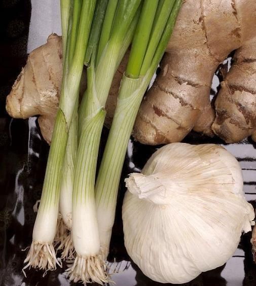 教你私房菜|炒菜时,葱姜蒜不要乱放,都有“讲究的”,网友看完“涨知识”