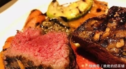 闹笑话|去西餐厅吃饭,服务员端上一盘“巧克力粉”,吃掉是会闹笑话的