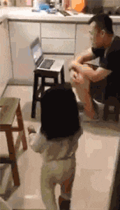 慢点|搞笑GIF:鸡:狗兄弟,能不能开慢点