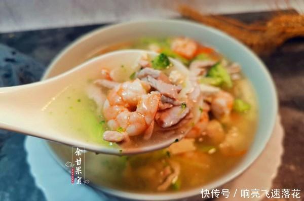 虾仁|女儿常点这道菜,简单烧一烧上桌,食材丰富多样,味道也鲜美