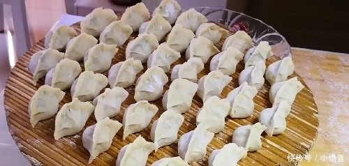 焯水|萝卜饺子怎么做好吃?原来调馅有秘诀,萝卜没异味还格外鲜,真香