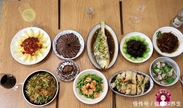 家宴|我家中秋午餐家宴8菜1汤,满满一桌很实惠,第4道经典传家菜