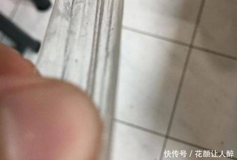 老板|吃鱿鱼吃到塑胶片，男子投诉餐厅老板，结果令人爆笑