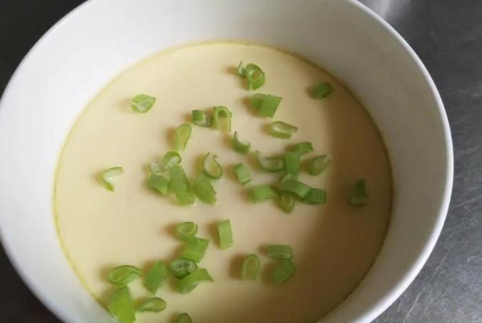 完美|完美的鸡蛋羹,色泽淡黄松软好嚼,比布丁还滑嫩